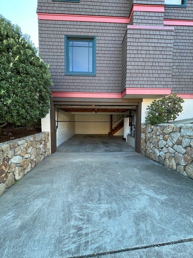 Building Photo - 189C-CS