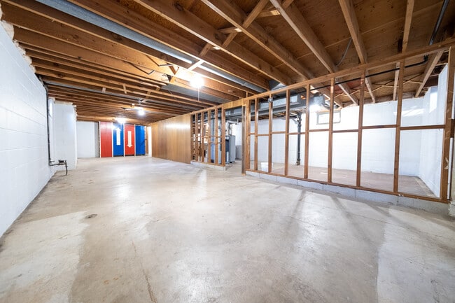 Building Photo - 10606 Yosemite Rd