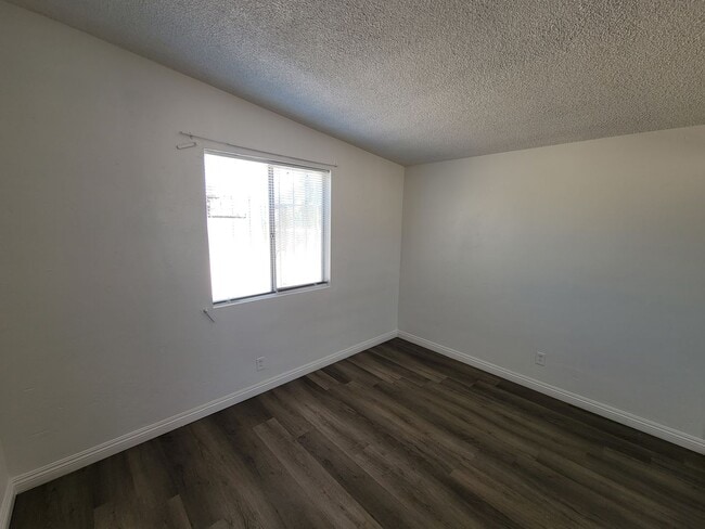 Building Photo - 3 Bedroom Home Near Schools, Shopping, & Downtown Brawley