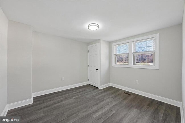 Building Photo - 635 Stanton Christiana Rd