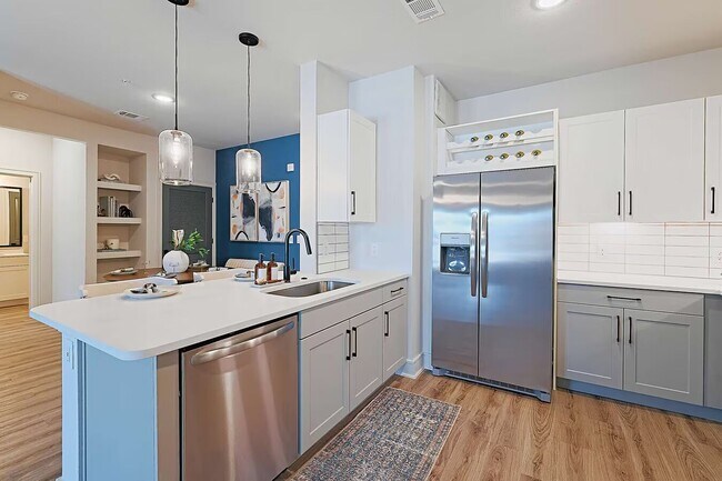 Primary Photo - Stylish 2 Bed with Top Amenities!