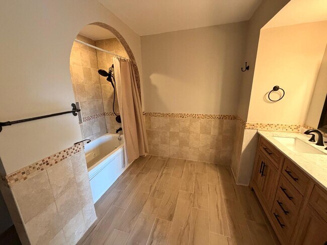 Building Photo - 6303 SW 116th Pl