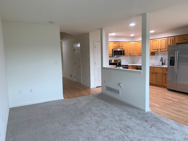 Building Photo - Don't Miss Out On This New Cumberland Town-Home For Rent, 3 Stories/3 Bedrooms/2.5 Bathroom In We...