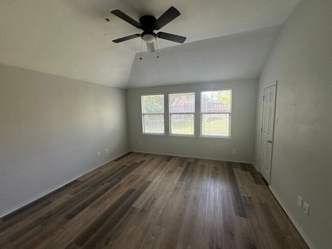 Building Photo - 5212 Blackwood Dr