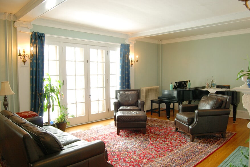 Primary Photo - 203 Wallace Ave