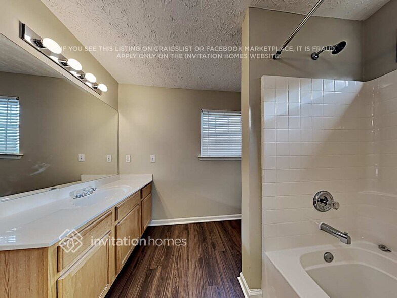 Building Photo - 1591 Water Lily Way SE