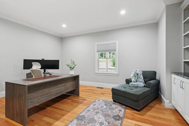 Building Photo - 22 Austin Ln