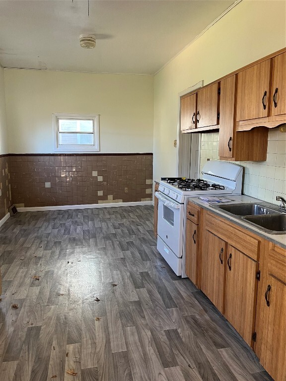 Building Photo - 7 Crandall St