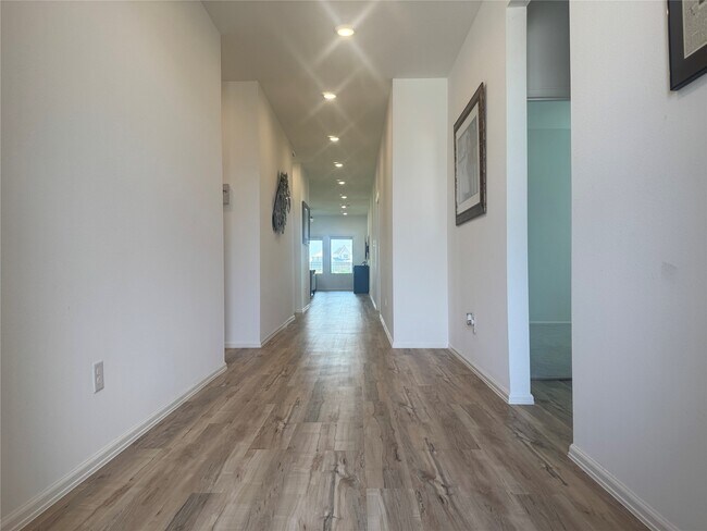 Building Photo - 2944 Cordova Hl Dr