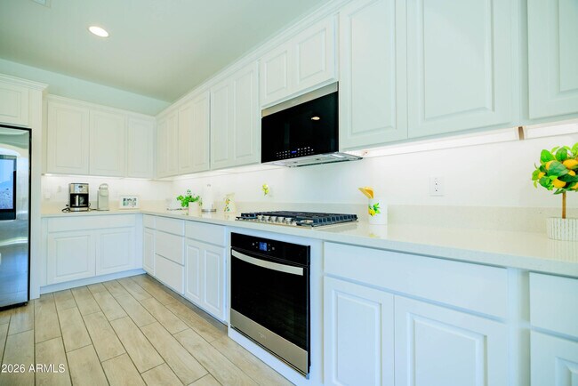 Building Photo - 21513 E Sparrow Dr