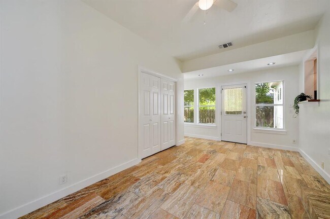 Building Photo - 611 N Adams St