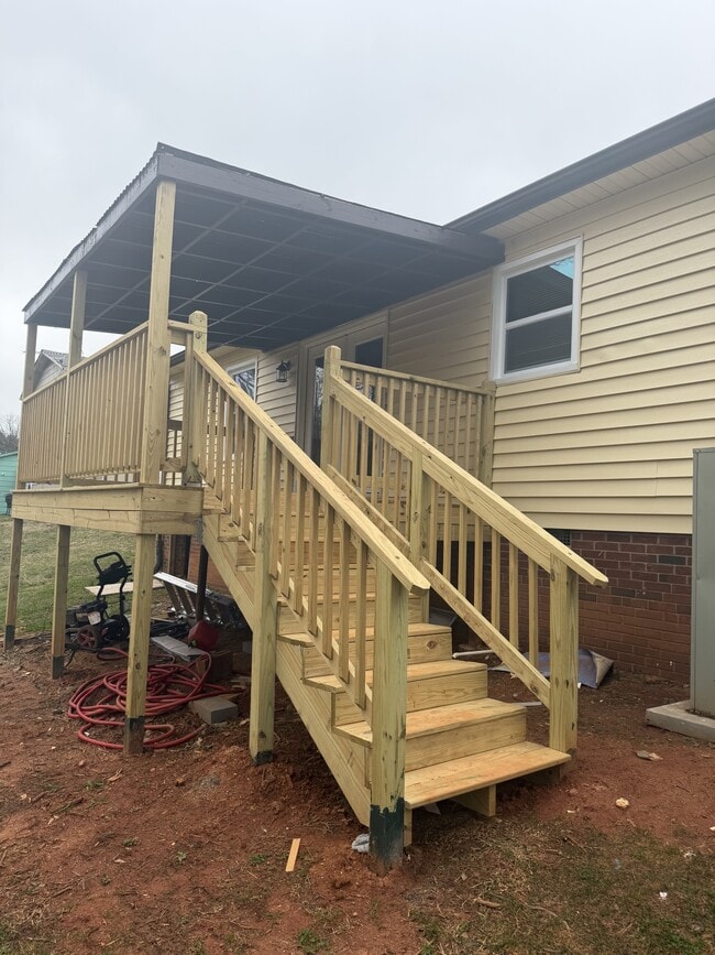 Building Photo - 524 Newcastle Rd