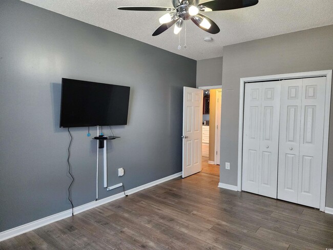 Building Photo - 2360 Clandon Dr