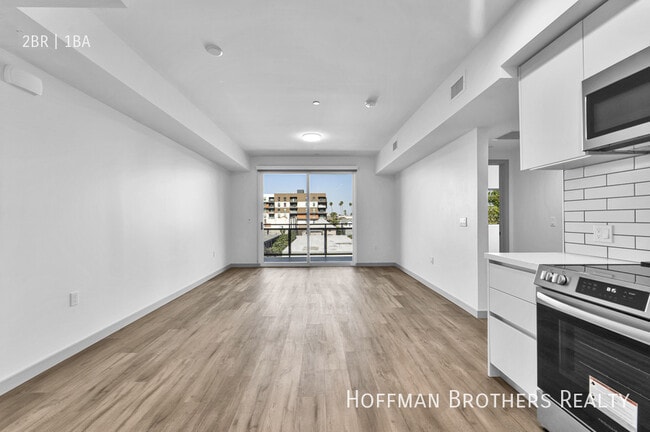 Building Photo - 1240 Magnolia Ave