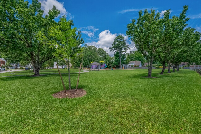 Building Photo - 2105 Grey Fox Ln