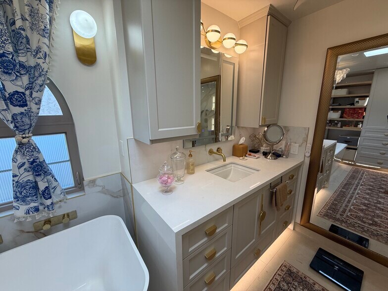 Building Photo - 109 El Porton