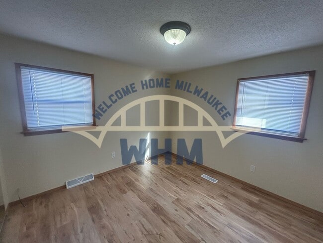 Building Photo - 6578 N 73rd St