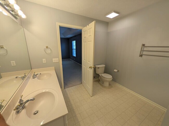Building Photo - 13908 Rahn Blvd