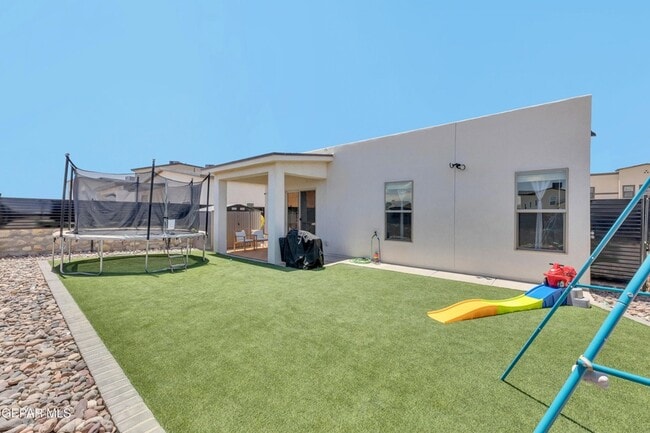 Building Photo - 7424 Rio Rimac Dr