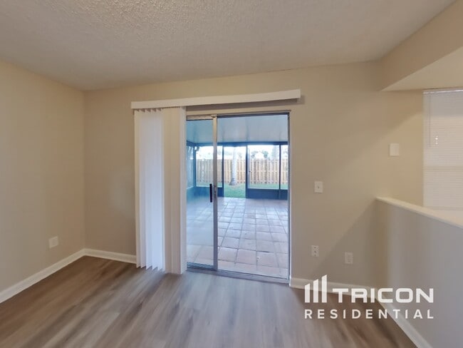 Building Photo - 11011 Greenaire Dr