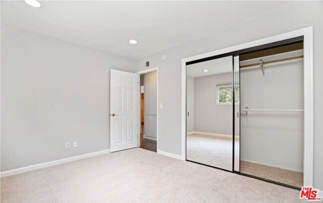 Building Photo - 1097 Finrod Ct