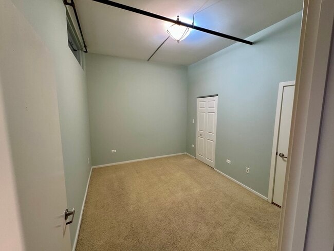 Building Photo - 520 S State St