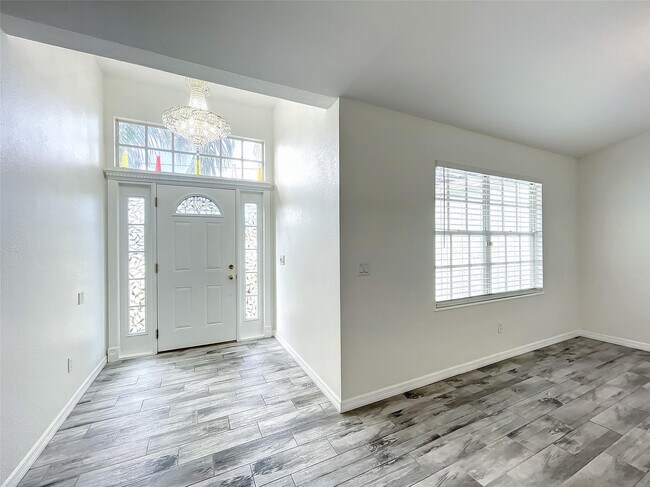 Building Photo - 2887 SW Ann Arbor Rd