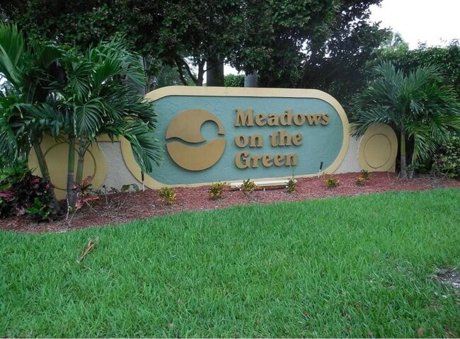 Building Photo - 913 Meadows Cir