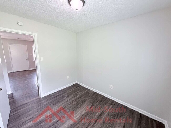 Building Photo - 3431 Rebeh Rd