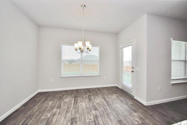 Building Photo - 1513 Fort Dessau Rd