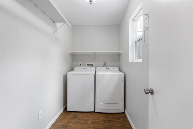 Building Photo - 4010 Briar St