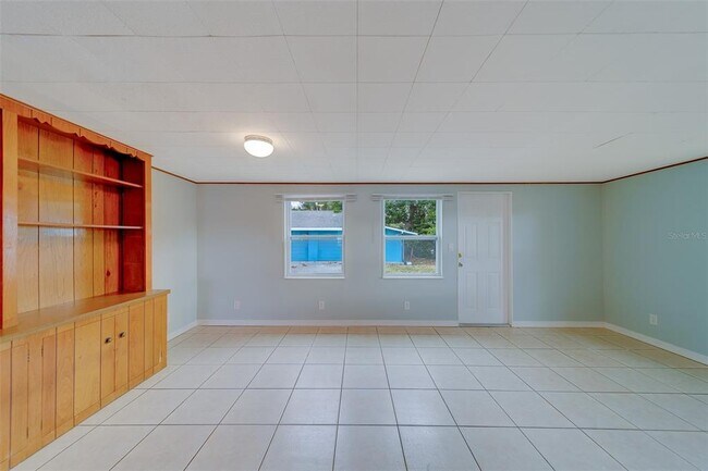 Building Photo - 810 2nd Ave NW