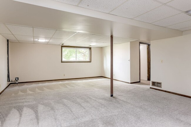 Building Photo - Adorable home in Heart of Papillion