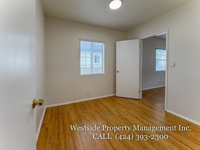 Building Photo - 4459 W 136th St