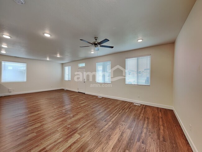 Building Photo - 7391 S Copper Rim Dr