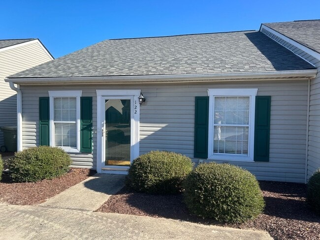 Building Photo - 122 Red Coat Ln