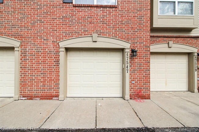 Building Photo - 47547 Ormskirk Dr