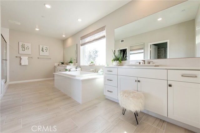 Building Photo - 551 Serrano Summit Dr