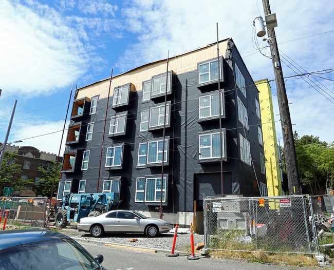 Building Photo - Yardhouse