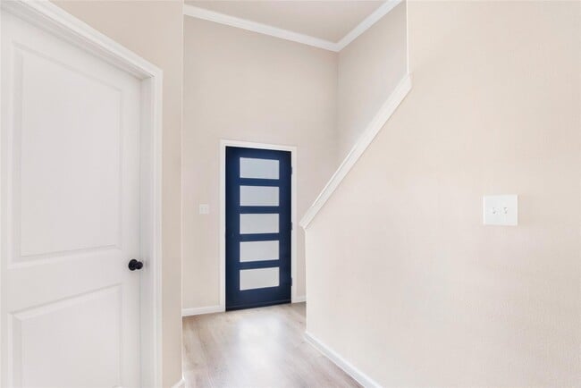 Building Photo - 322 Carlos Leal Dr