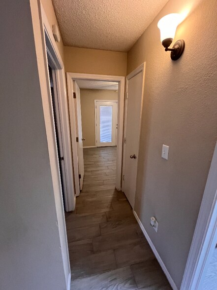 Building Photo - 2365 Tierra Humeda Dr