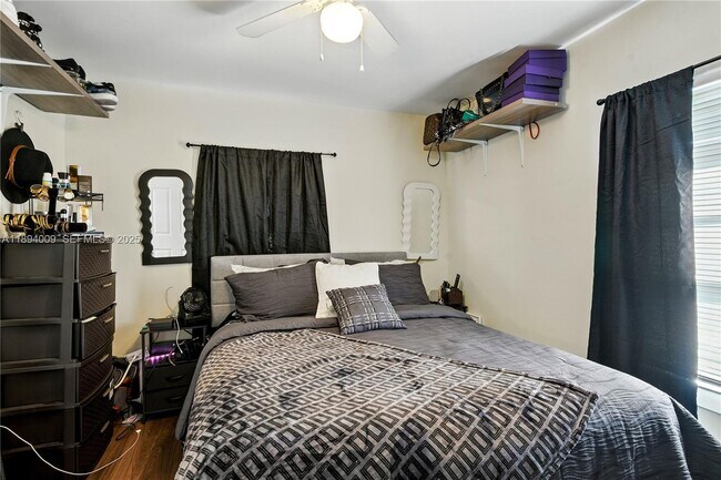 Building Photo - 702 50th St