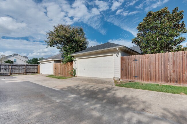 Building Photo - 6129 Lone Prairie Way