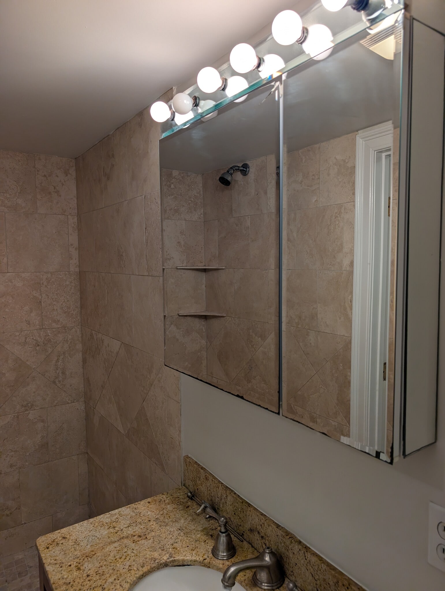 Building Photo - 40 Prince St