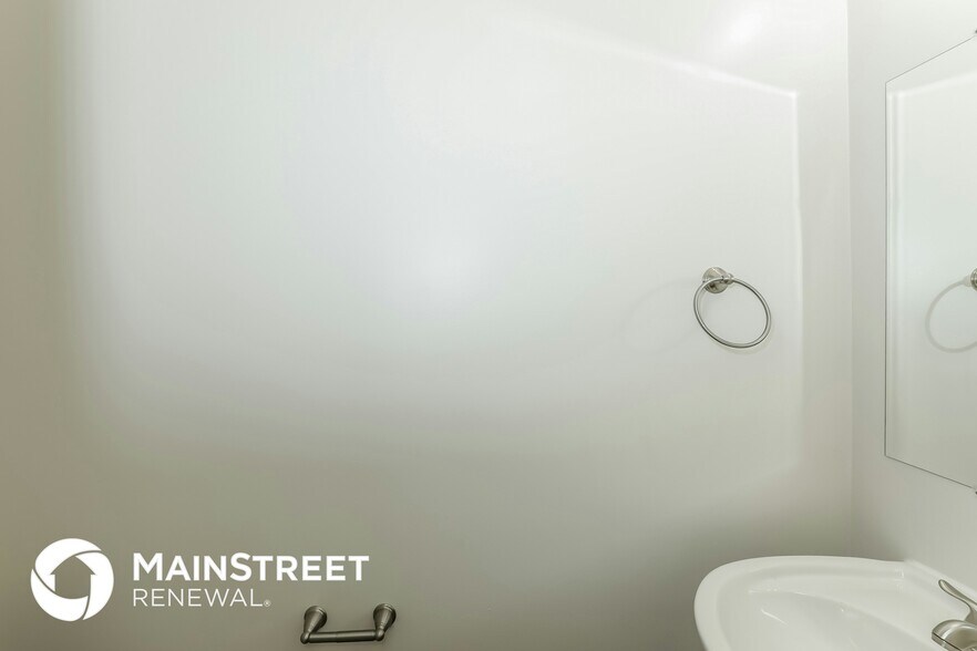 Building Photo - 241 Winthrop Ln