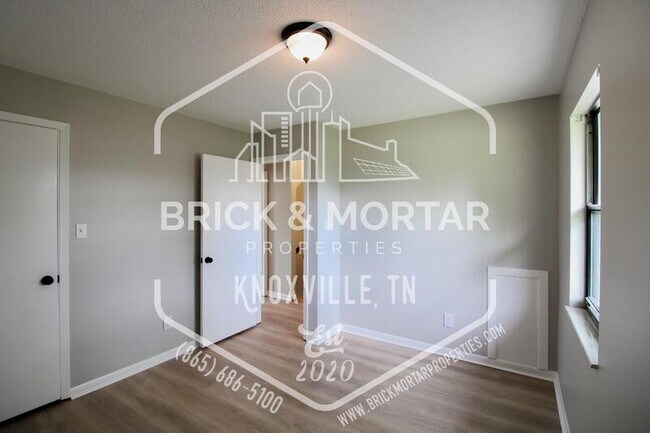 Building Photo - 2105 Belle Terra Rd