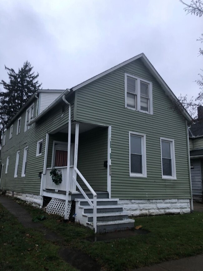 Primary Photo - 3317 Trowbridge Ave