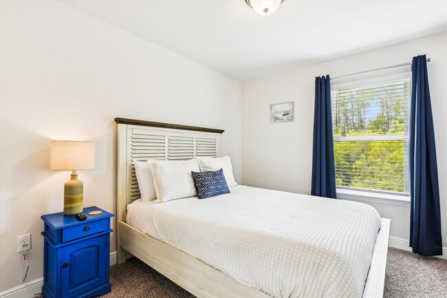 Building Photo - 7664 Shadow Lake Dr