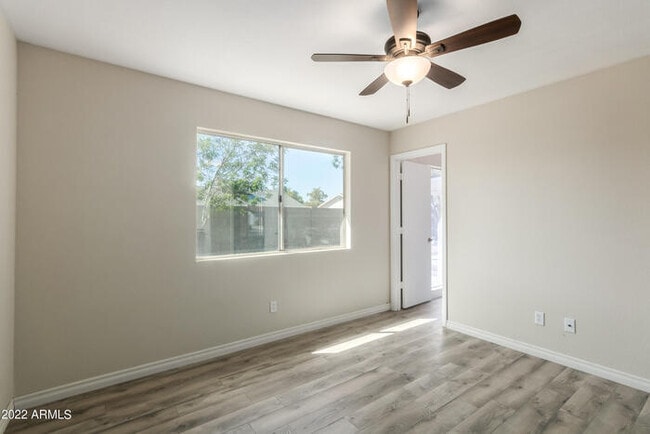 Building Photo - 3 Bedroom Home avaliable in Peoria on 3/31/2026