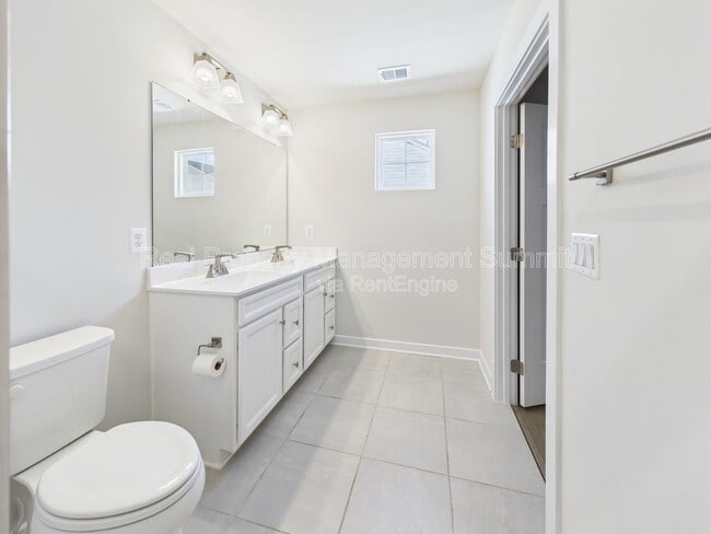 Building Photo - 4711 Hardwell St